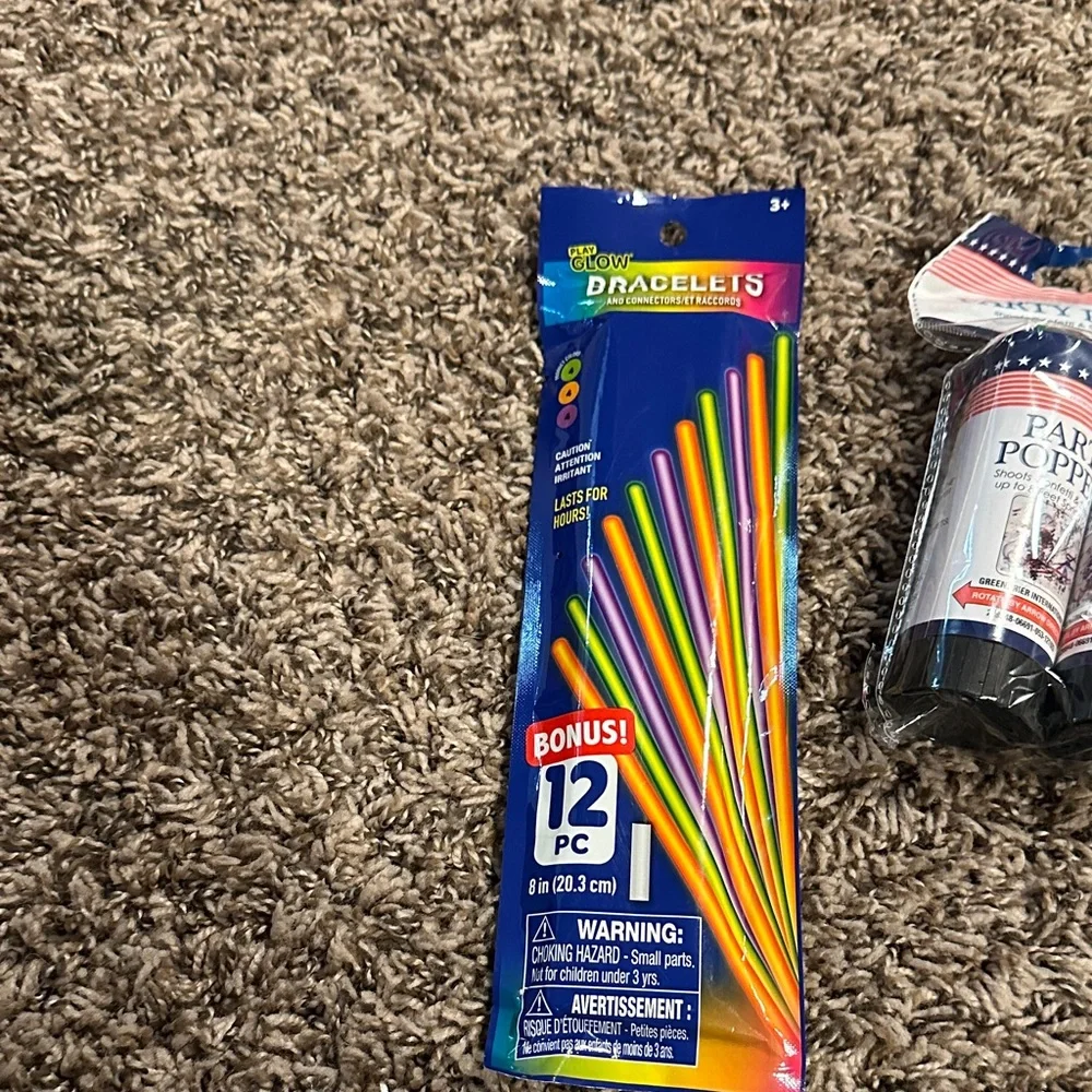 Glow Party Set with Colorful Bracelets and Poppers